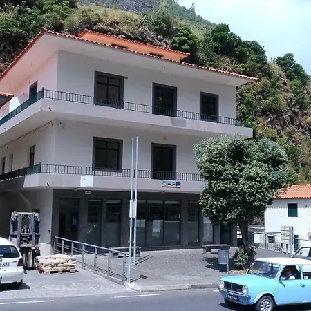 شقة Ape Esquerdo